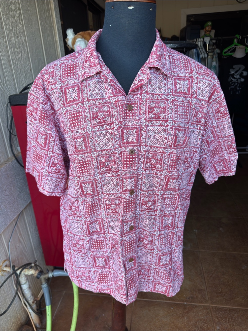 PreOwned Reyn Spooner Uniqlo Hawaiian Print Full Button Red Men's large